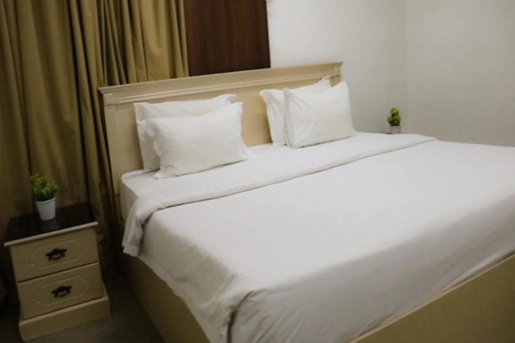 Al Farhan Hotel Suites (Exit 15)