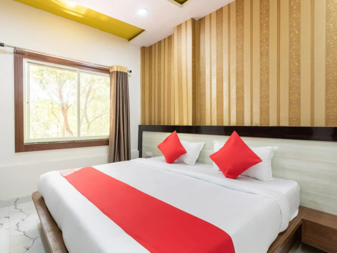 Flagship 27867 Savitri Regency