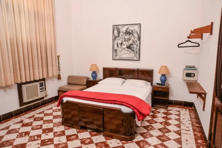 Hostal La Sandra