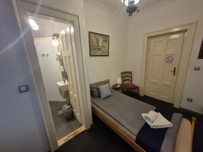 Authentic Belgrade Centre Hostel - Renovated Dec 2022