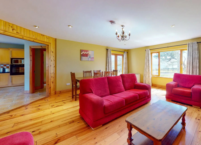 Dingle Courtyard Cottages 2 Bed Sleeps 4