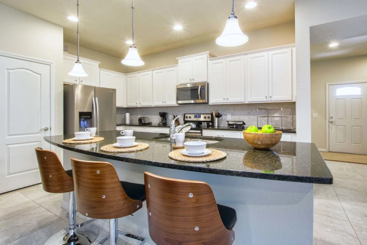 Windsor 5 Bed Townhouse w Splashpool - 3808WW