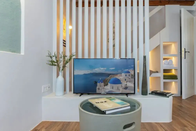 ArtChroma House