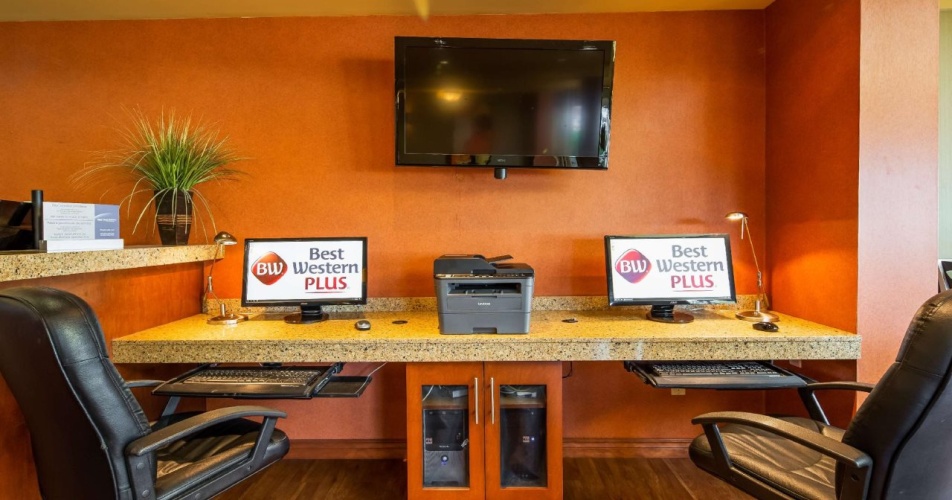 Best Western Plus Emerald Isle Hotel photo 17
