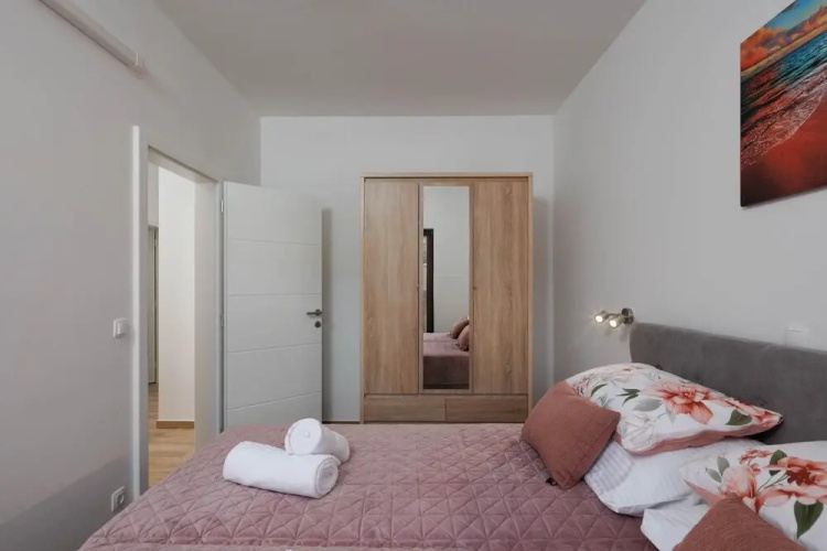 Seafront Apartment Nana 1