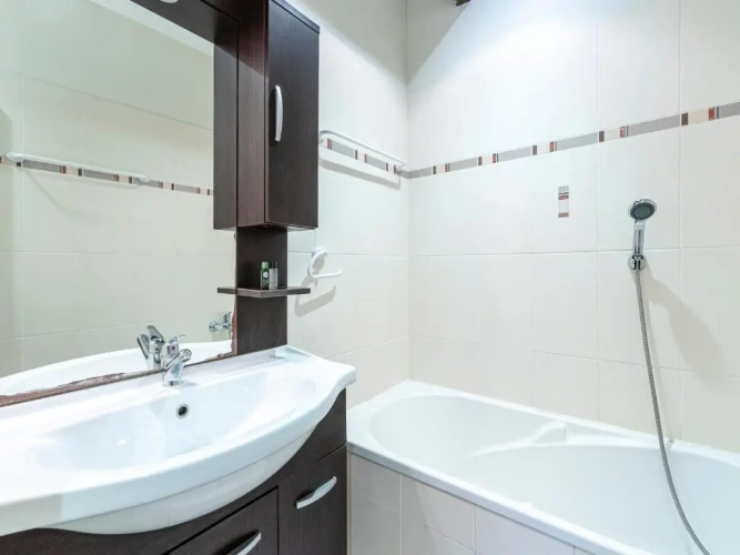 3 Bedrooms House