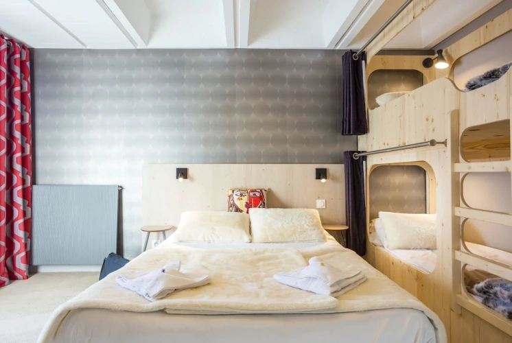 Standard Quadruple room with balcony