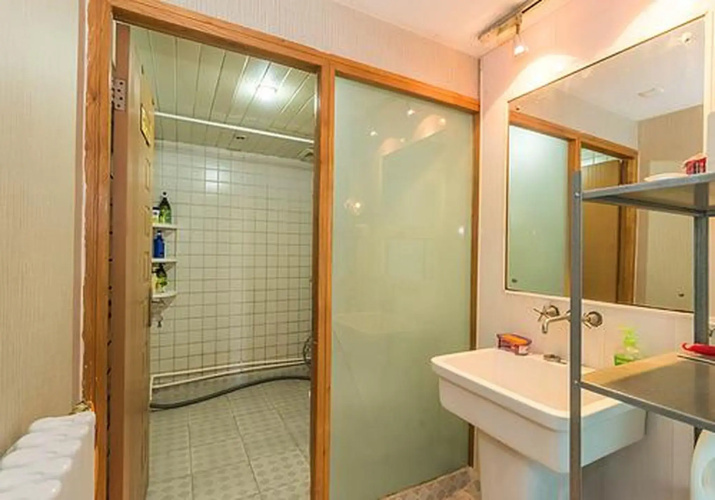 Line 7 Apartment