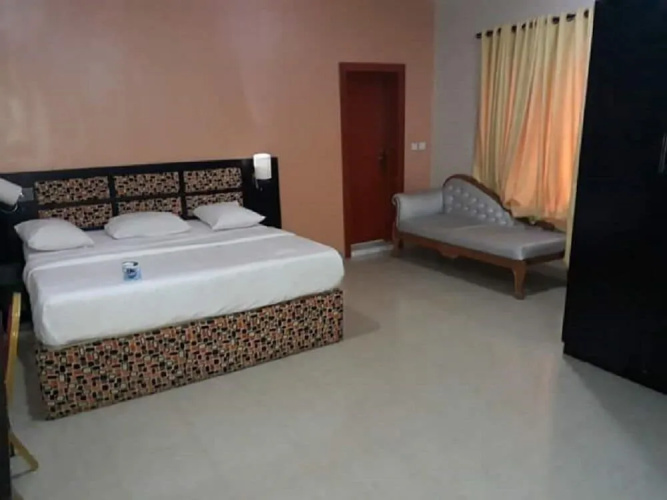 SkyRose Hotel