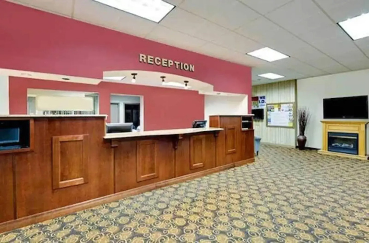 Norwood Inn and Suites Worthington