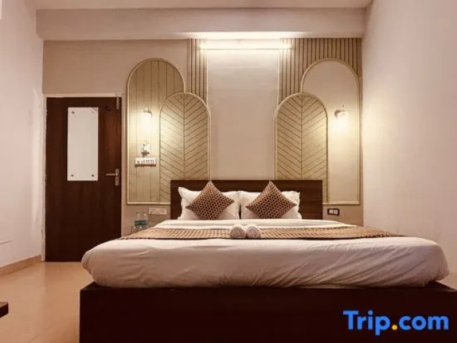 2 Bedrooms Standard Quadruple Family room with city view