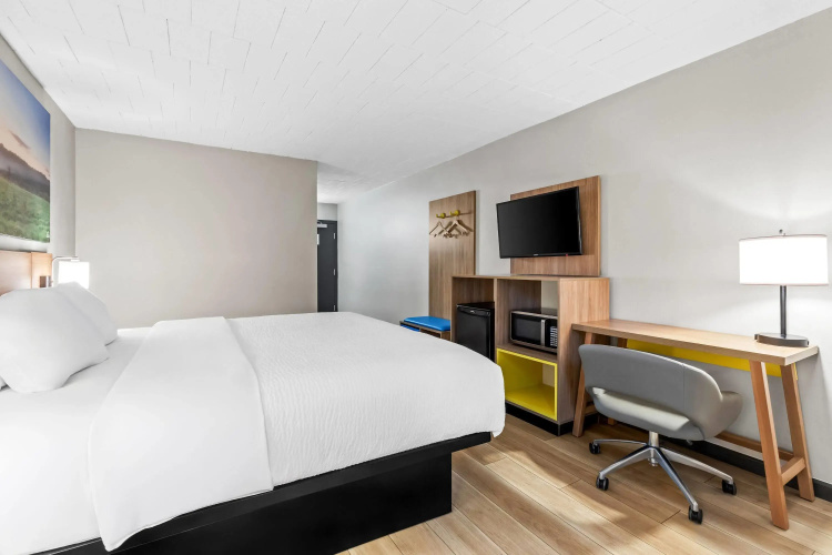 Days Inn by Wyndham Liberty