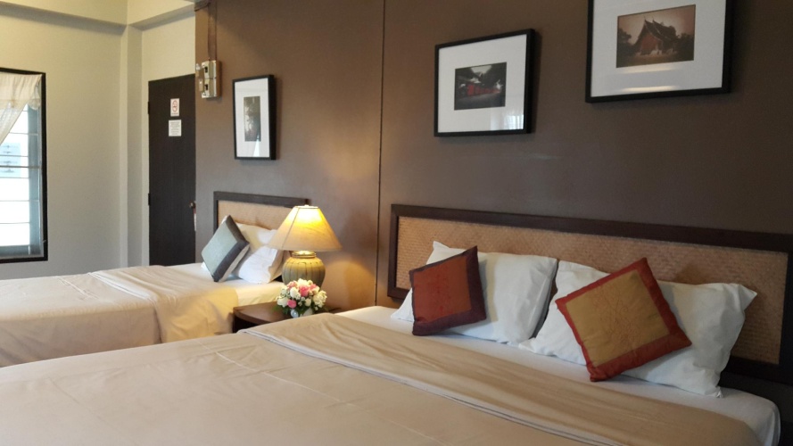 Standard Triple room