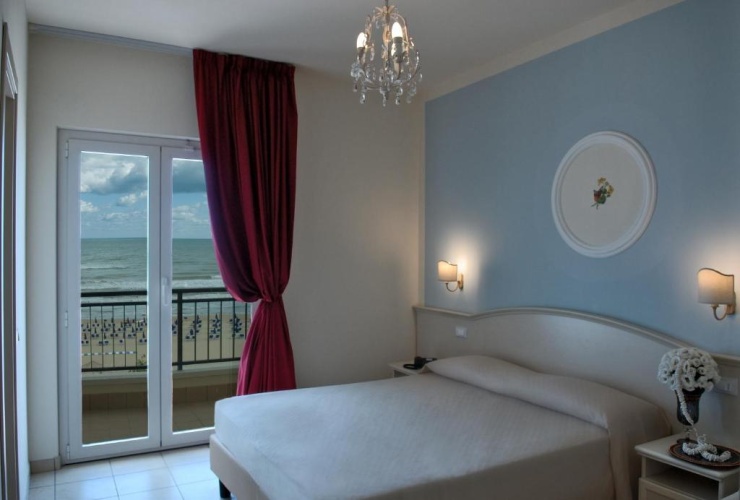 Standard Double room with balcony and with sea view