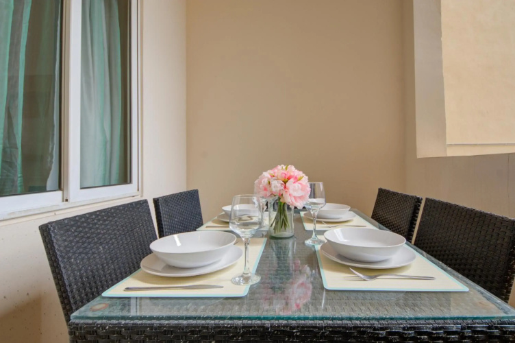 Sliema Ferries 2-bedroom Apt with views