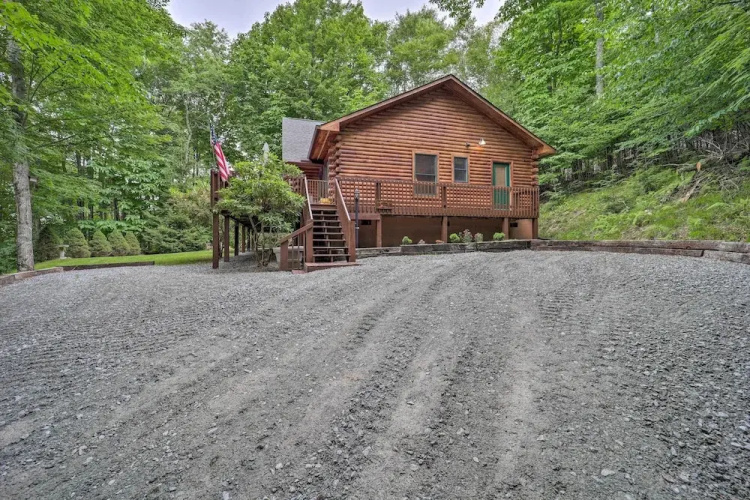 2 Decks & Fire Pit: Scenic Beech Mountain Retreat!