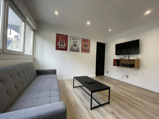 Apartment in Le Mans Near Train Station