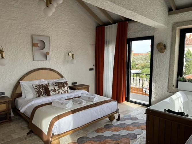 Aura Village Alaçatı