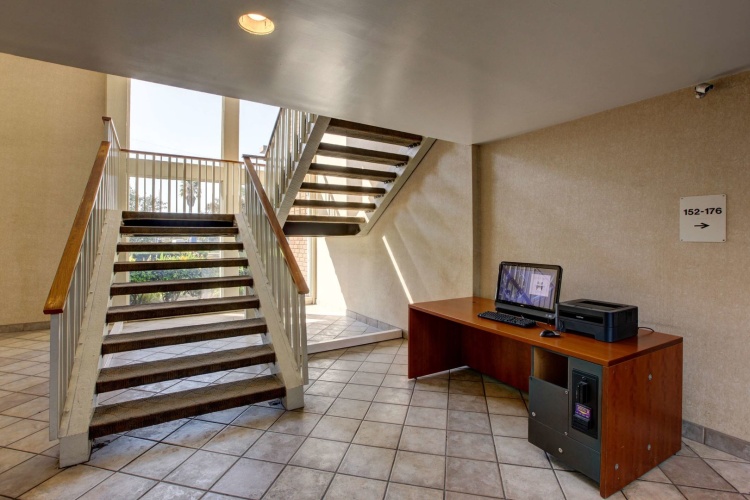 Motel 6 Irvine Orange County Airport photo 11