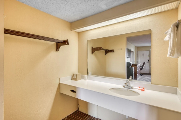 OYO Hotel Jackson Fairgrounds I-55