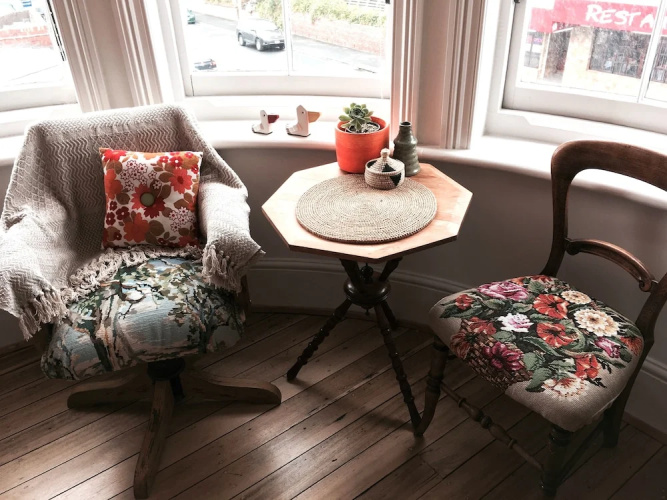 Assemblage Boutique Art B & B