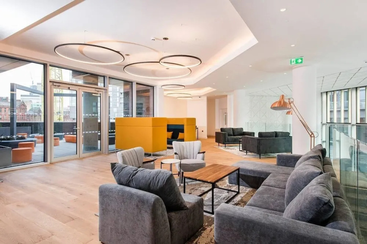 Stunning 2BR Manchester Apartment
