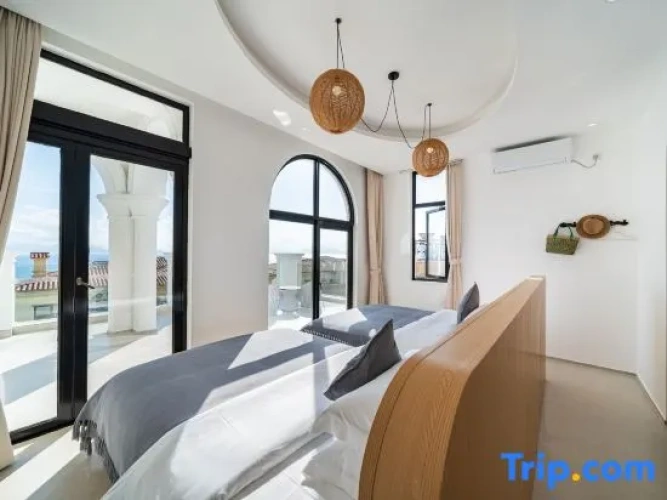 5 Bedrooms Standard room
