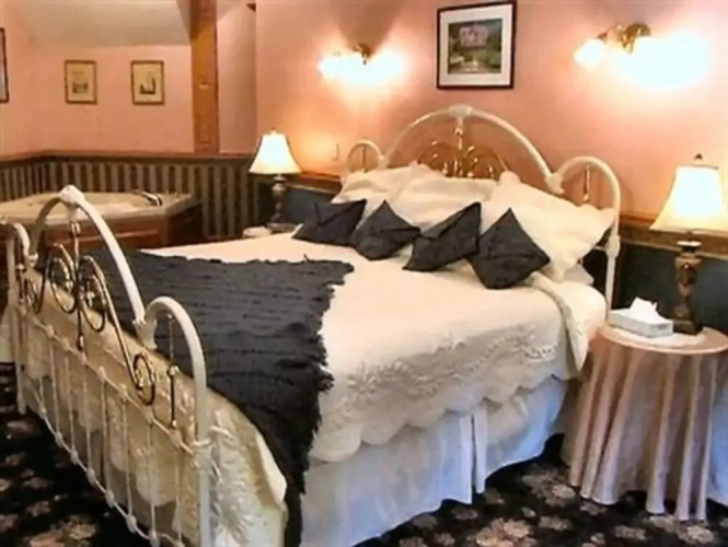 Old Rittenhouse Inn
