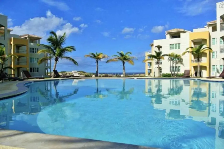 Haudimar PH Beachfront Apt 4BR/3Bath