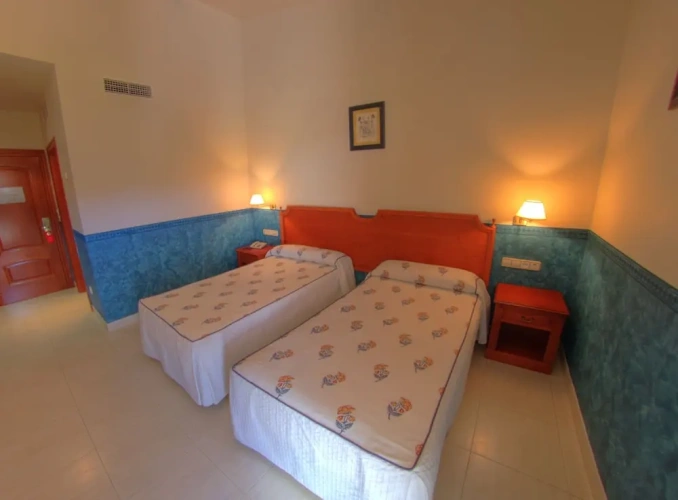 Standard Twin room with city view