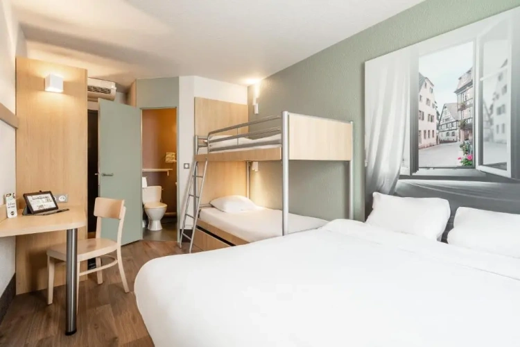 Standard Quadruple room
