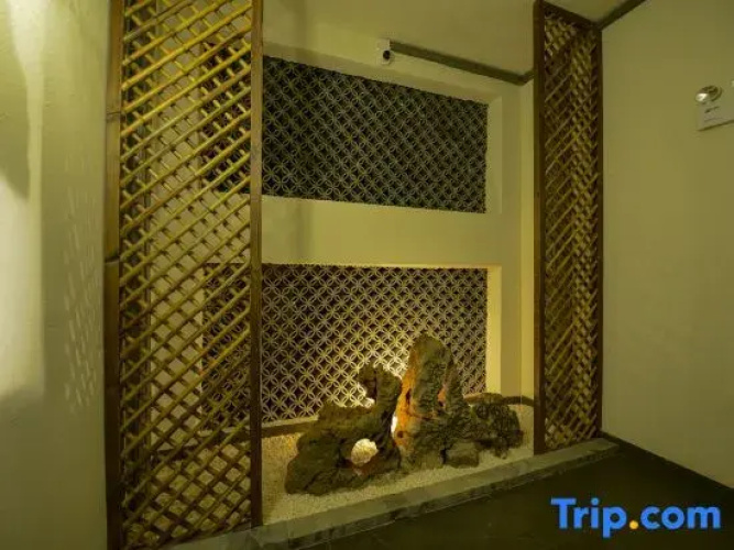 Jianshui ancient city second flower inn