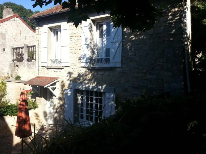 2 Bedrooms Cottage