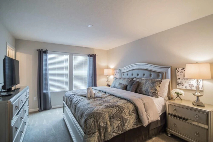 5137 Compass Bay