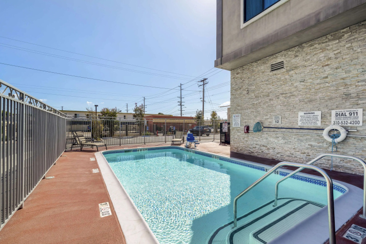 Best Western Plus Gardena Inn & Suites photo 18