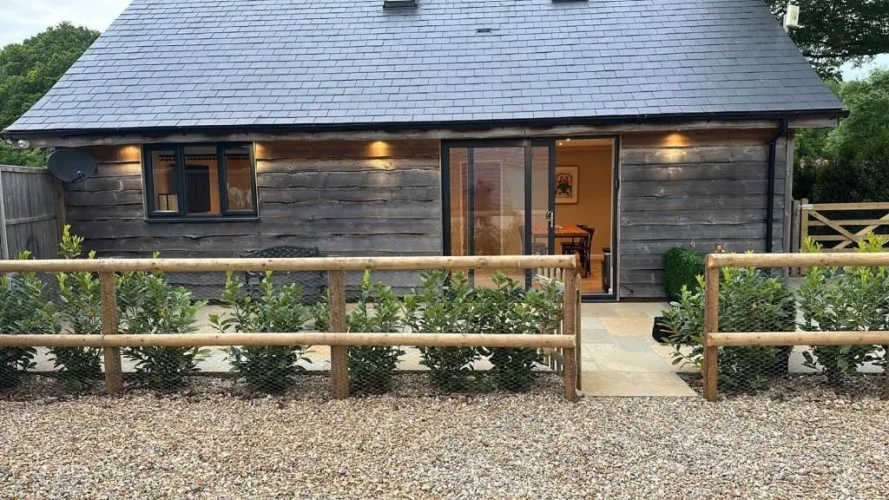 2 Bedrooms Cottage