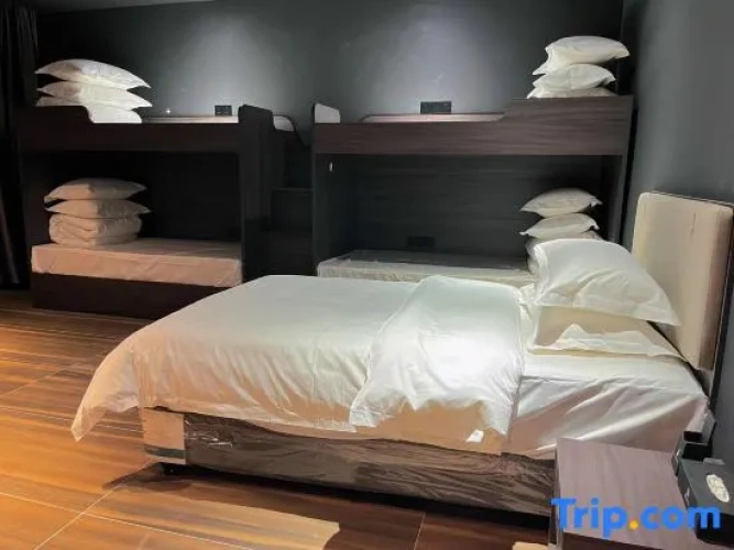 Standard Quintuple room