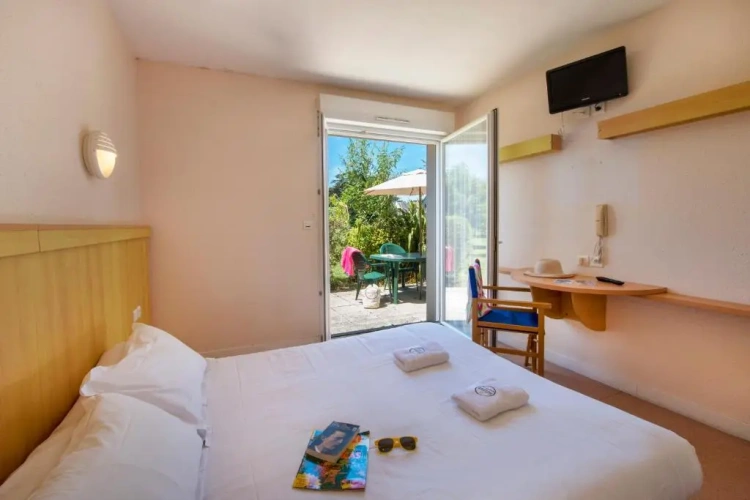 Standard Double room with garden view