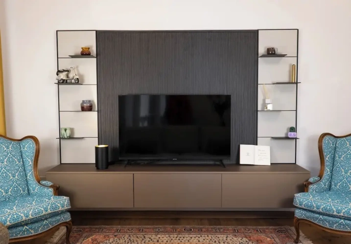 2 Bedrooms Luxury Apartment with balcony and with city view