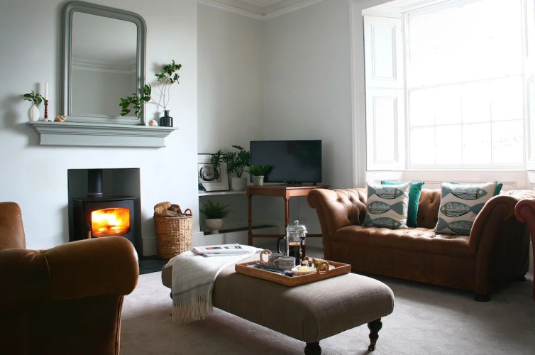 Beautiful 6-bed - Sleeps 12 - Stunning Views