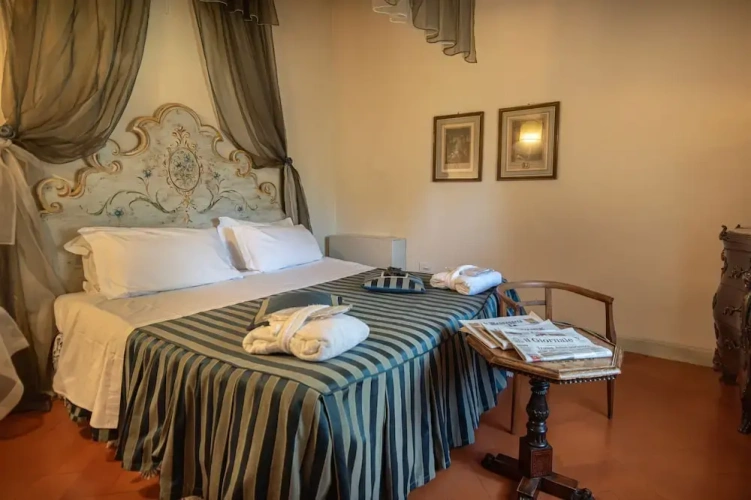 Standard Double room with view