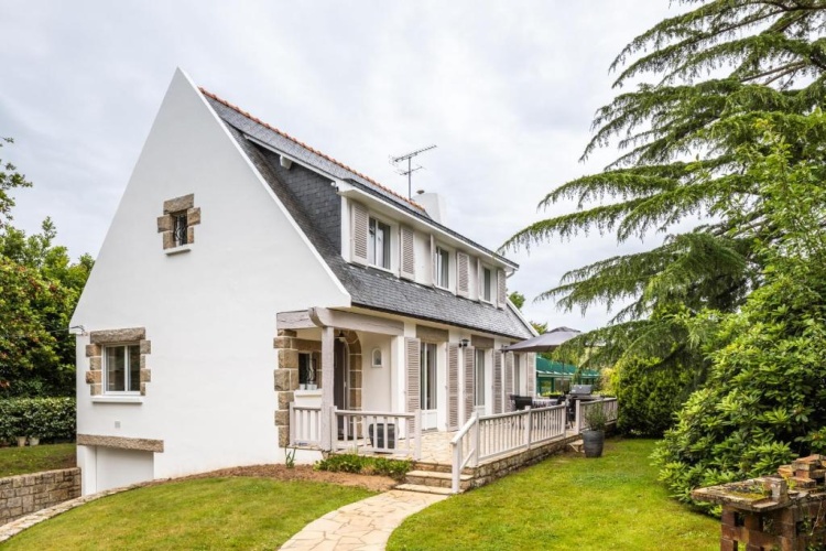 4 Bedrooms Cottage