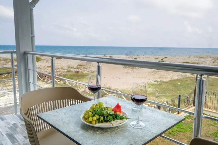 Deluxe room with balcony and with sea view
