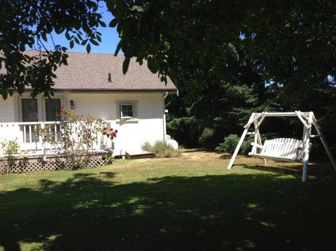 Garden Isle Guest CottagesOver view