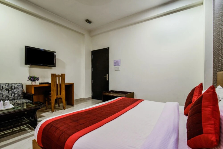 Asian Suites A-584
