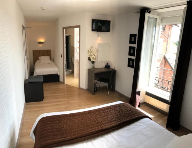 Standard Triple room