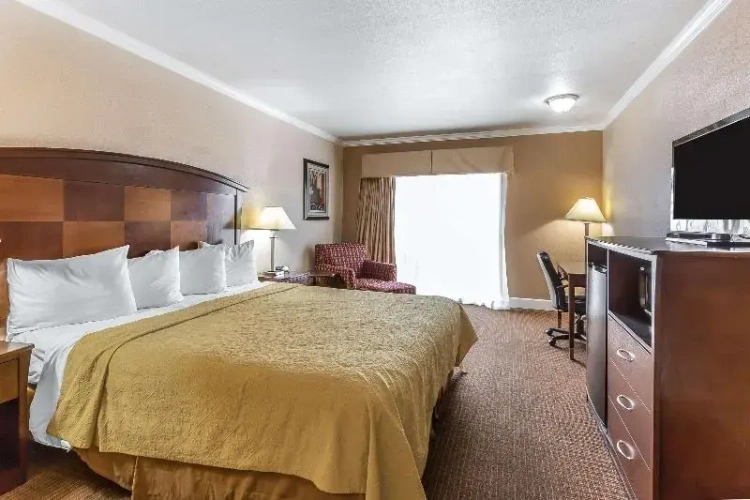 Suite with balcony