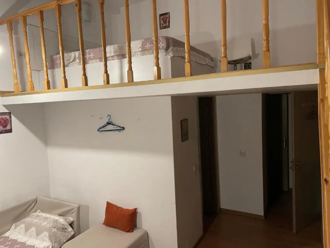 Studio Piata Amzei NR.1 (8 A)