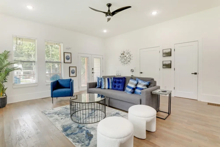 4 Bedrooms Cottage with balcony