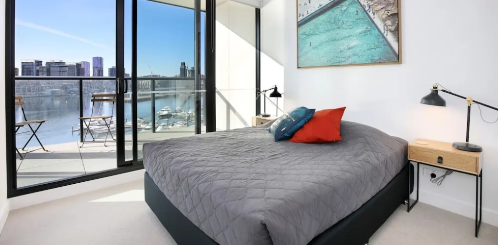 Orange Stay @ No1 Collins Wharf